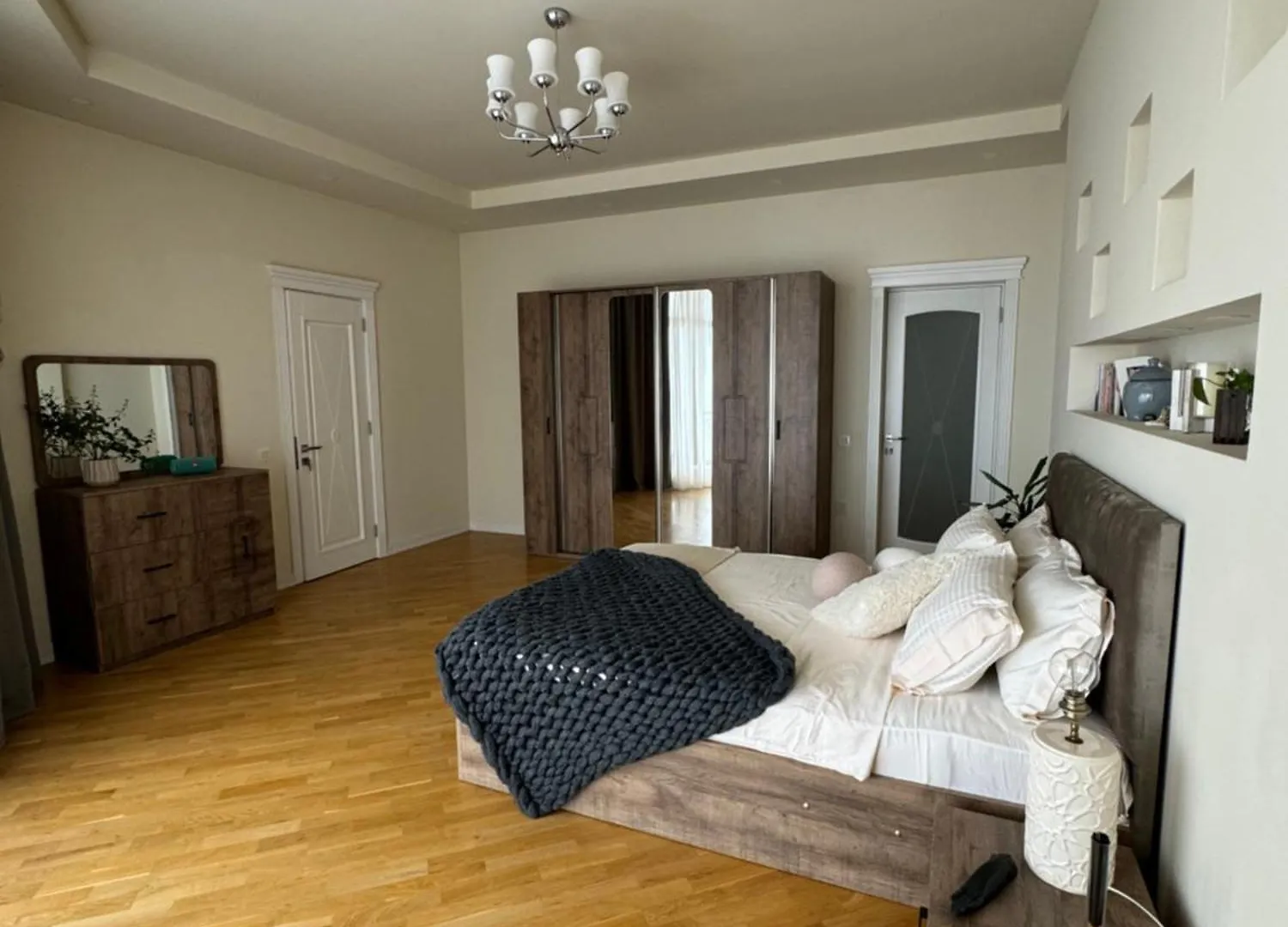 Double Bedroom With Stunning Sea View At Our Villa 巴库 民宿